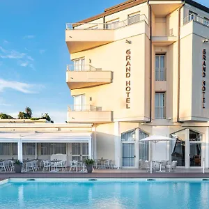 Grand Hotel